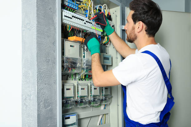 Best Circuit Breaker Repair  in Shenandoah, VA